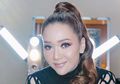 Makin Tua Makin Cantik, Maia Estianty Tampil Beda dengan Gaya Rambut Super Pendek, Nostaligia Jaman Dulu?