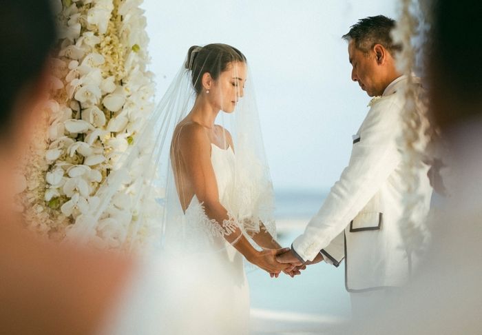 Pasangan Julie Estelle dengan David Tjiptobiantoro resmi menjadi sepasang suami istri, Kamis (25/2/2021).