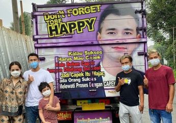 Setelah Truk Bergambar Dirinya Viral, Raffi Ahmad Kini Pamer Foto Truk Bergambar Wajah Nagita Slavina Lengkap dengan Kalimat Bijak