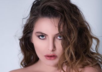 5 Potret Menawan Miss Supranational Albania 2021, Ines Kasemi. Stunning!