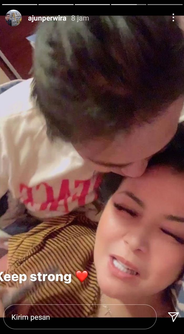 Ajun Perwira beri dukungan pada sang istri, Jennifer Jill yang terseret kasus narkoba.