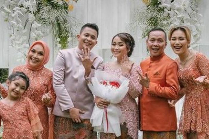 Keluarga Ayu Ting Ting