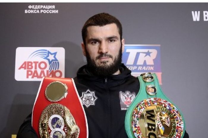 Raja tinju kelas berat ringan, Artur Beterbiev, berbicara mengenai pertarungan kontra Canelo Alvarez