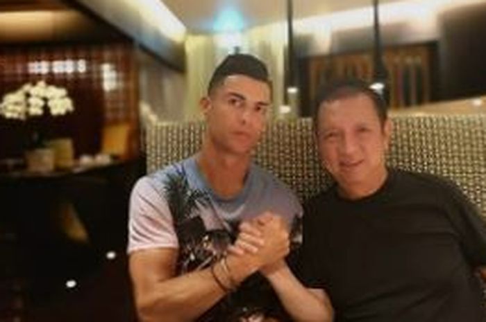 Megabintang Juventus, Cristiano Ronaldo, menemui pemilik Valencia, Peter Lim, di Singapura, pada Selasa (2/7/2019).