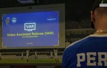 Liga Inggris Mau Hapus VAR, Alarm Waspada untuk Teknologi yang Baru Mulai di Liga 1 Indonesia