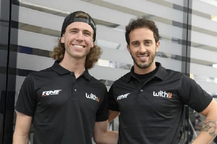 Darryn Binder (kiri) dan Andrea Dovizioso akan berduet di WithU RNF Yamaha pada MotoGP 2022.