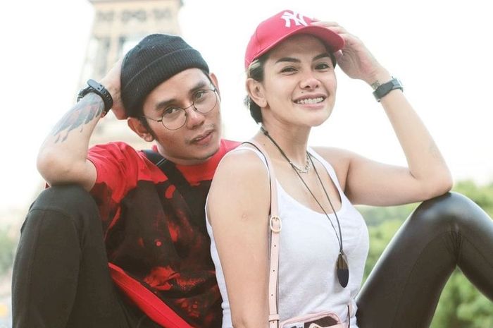 Nikita Mirzani dan hairstylist Krizna Fahrezi
