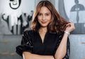Dikira Nggak Pakai Celana, Pevita Pearce Tampil Seksi pakai Blazer Tuai Komentar Kocak Netizen