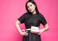 Tampil Simpel, Nagita Slavina Ternyata Pakai Sepaket Fashion Item Harga Fantastis saat Kunjungi Pusat Perbelanjaan