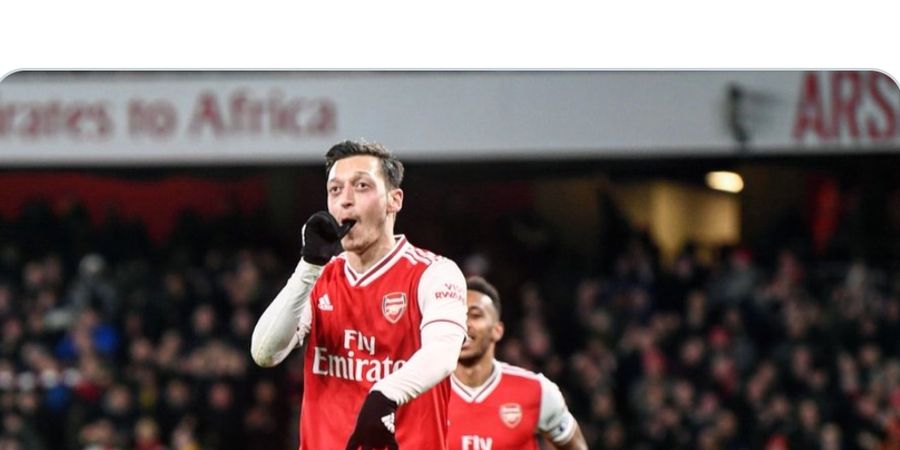 Edu Berikan Mesut Oezil Saran Agar Bisa Kembali ke Skuad Inti Arsenal