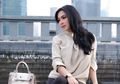 Tenteng Tas Ratusan Juta di Acara Pengajian, Syahrini Malah Dituduh Koleksi Barang KW karena Ini, Kenapa?