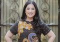 Lihat Cantiknya Menantu SBY Annisa Pohan Dalam Balutan Dress Batik yang Elegan