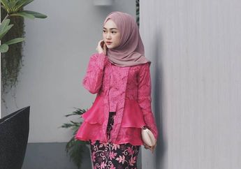 Anggun! Pakai 5 Model Kebaya Hijab Brokat Pink & Merah Ini Saat Kondangan