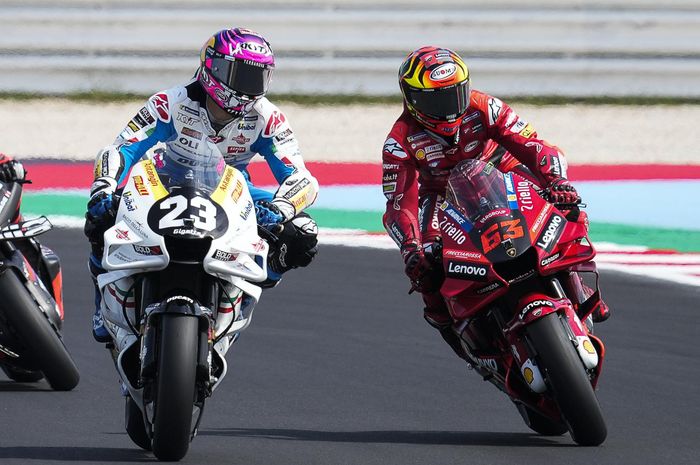 Enea Bastianini yang berduel dengan Francesco Bagnaia di MotoGP San Marino 2022, Minggu (4/9/2022) di Sirkuit Misano.