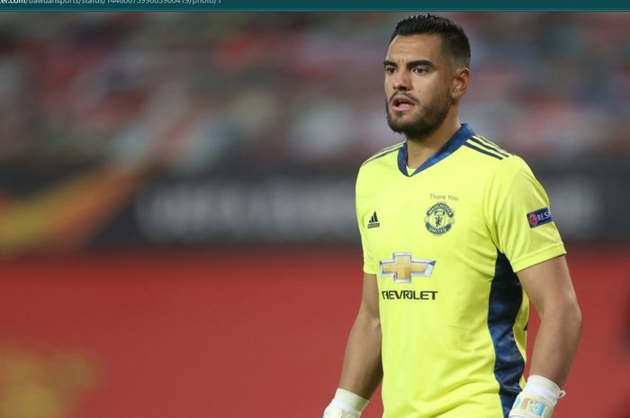 Kisah pilu dibagikan kiper asal Argentina, Sergio Romero, yang terbuang dari Manchester United dan kini bergabung ke klub promosi Liga Italia, Venezia.