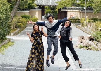 Lama Tak Manggung Bareng, 2 Pentolan Band Legend Itu Tiba-tiba Bikin Pose Tak Biasa dalam Foto Instagram: Fans Garis Keras Pun Heboh!