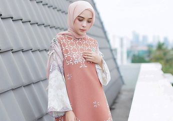 5 Model Tunik Lebaran Manis ala Selebgram Hamidah Rachmayanti. Modis!