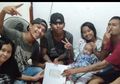 Duo Pengamen Punk Bekasi Bikin YouTube, Viewersnya Jutaan Hingga Dapet Silver Play Button. Kini Mereka Rilis Lagu.
