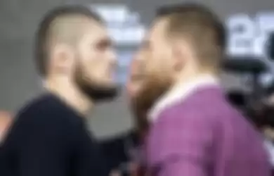 Khabib Nurmagomedov (kiri) dan Conor McGregor (kanan)