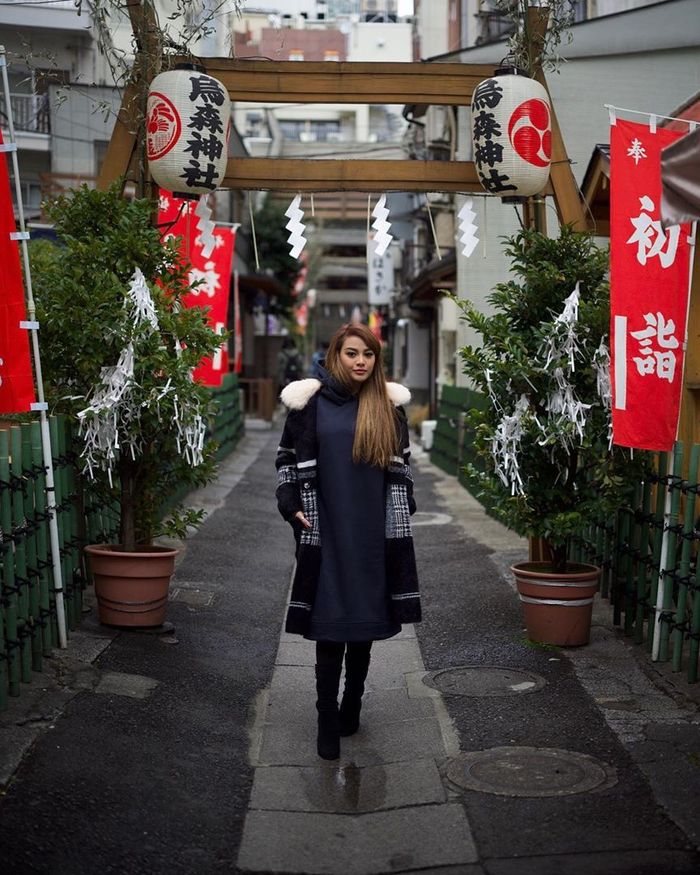 Tampilan stylish Aurel Hermansyah saat berada di Jepang.