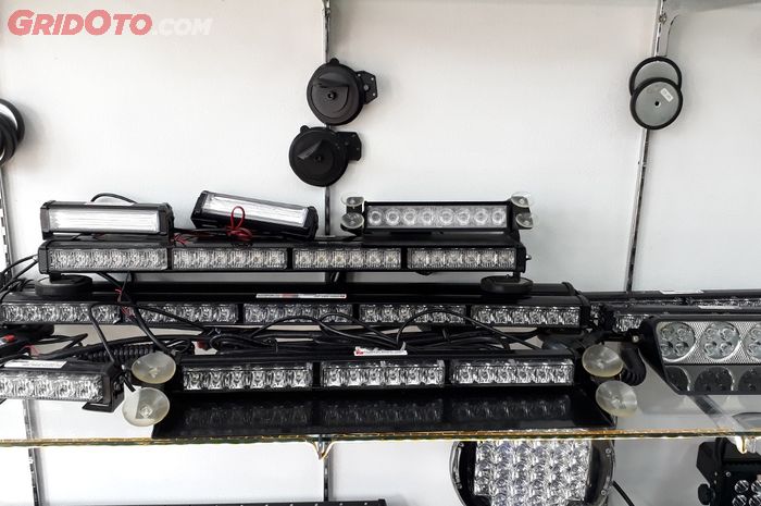 Bukan Aksesoris Keren Untuk Modifikasi Ini Ragam Lampu Rotator Ternyata Murah Juga Lho Gridoto Com