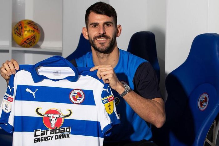 Striker Reading FC, Nelson Oliveira