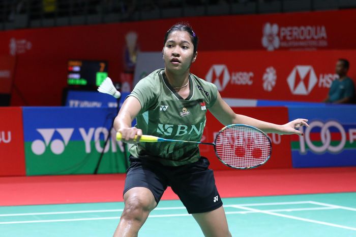 Tunggal putri Indonesia, Ester Nurumi Tri Wardoyo saat tanding pada babak 32 besar Malaysia Masters 2204 di Axiata Arena, Kuala Lumpur, Malaysia, Rabu (22/5/2024)