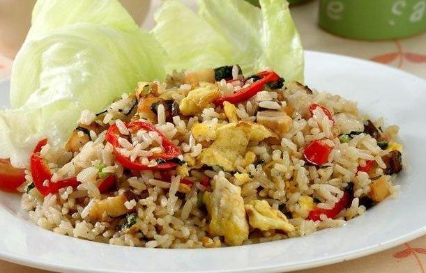 Pedagang Bongkar Cara Masak Nasi Goreng Gila yang Enak dan Pedagang Bongkar Cara Masak Nasi Goreng Gila yang Enak dan