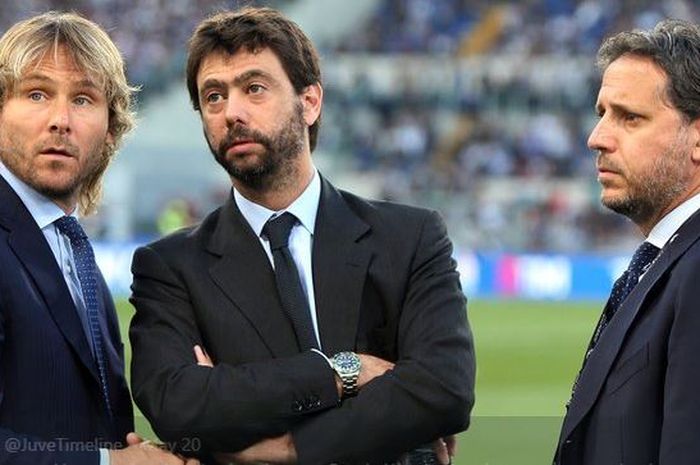 Para Petinggi Juventus, Wakil Presiden Pavel Nedved (kiri), Presiden Andrea Agnelli (tengah), dan Direktur Olahraga Fabio Paratici (kanan).