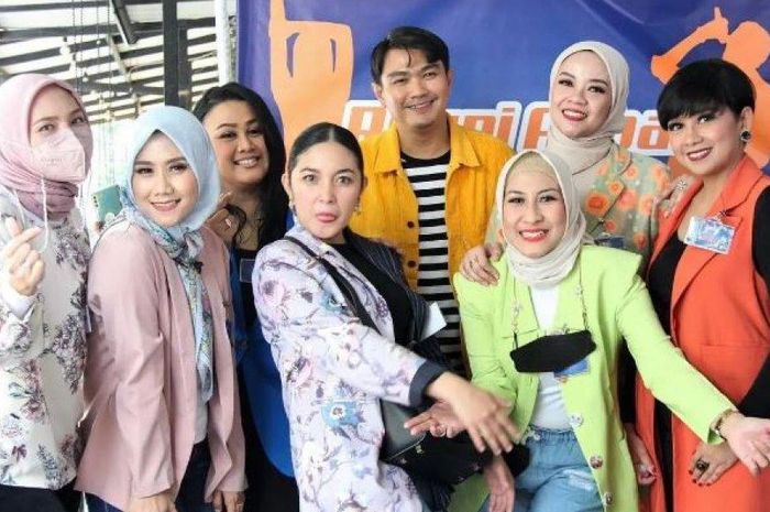 Mimpi Reuni SMP: Pertanda Apa? Rahasia Di Baliknya! Mimpi Reuni SMP: Pertanda Apa? Rahasia Di Baliknya!