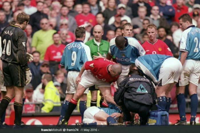 Salah satu momen penting derbi Manchester United adalah tekel Roy Keane kepada Alf Inge Haaland.