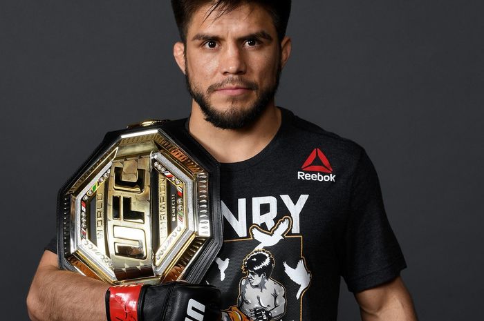 Mantan juara dua divisi UFC, Henry Cejudo, terus mengeluarkan provokasi kepada Alexander Volkanovski.