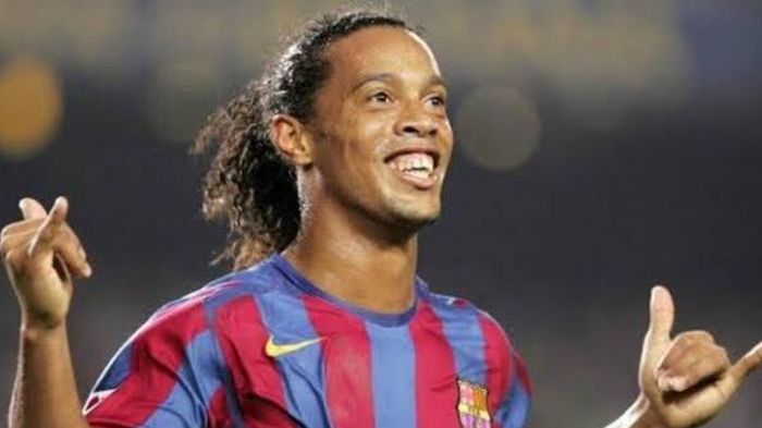 Ronaldinho masuk penjara.