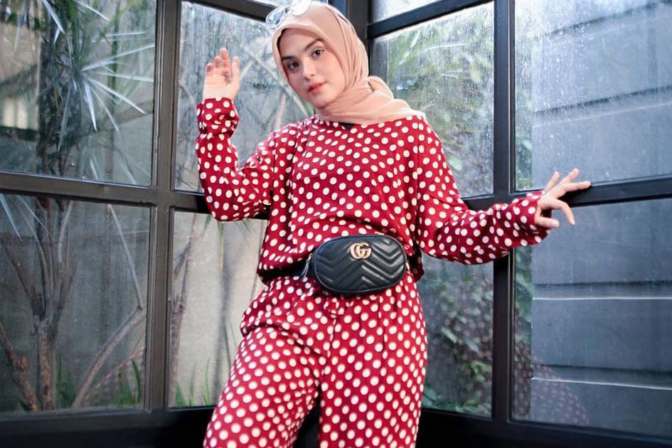 2 Pilihan Inspirasi Fashion Dengan Jumpsuit Motif Polkadot Biar Gayamu Nggak Kelihatan Lebay 2 Pilihan Inspirasi Fashion Dengan Jumpsuit Motif Polkadot Biar Gayamu Nggak Kelihatan Lebay