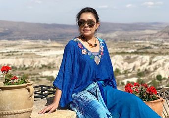 Pamer Kecantikan di Medsos, Mayangsari Justru Bikin Netizen Salah Fokus Soroti Seabrek Barang Mengerikan yang Meggantung di Dinding Rumah Mewahnya: Ih Serem!