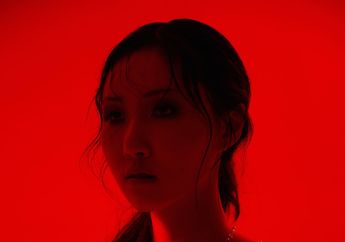Kisah 'Maria', 'Kristalisasi' Keringat dan Air Mata Hwasa 'MAMAMOO'!