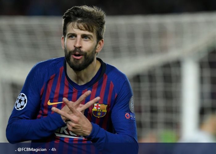 Bek tengah Barcelona, Gerard Pique, melakukan selebrasi setelah membobol gawang Olympique Lyon pada leg kedua 16 besar Liga Champions di Camp Nou