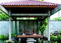 Bosan Suasana di Dalam Ruang? Yuk Bikin Lesehan Santai di Luar Rumah!