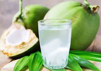 Coba dari Dulu Minum Air Kelapa Sebelum Tidur Malam, Kita Tidak Perlu Jauh-jauh Datang Ke Dokter