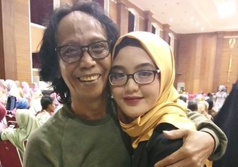 Bapaknya Sempat Terlilit Utang Hingga Jual Harta Demi Menyambung Hidup, Anak Gadis Mandra Curhat Tentang Masa Kecilnya yang Kerap Diledek Gegara Jadi Anak Pelawak