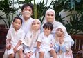 Nekat Naik Motor Saat Hamil 9 Bulan, Zaskia Mecca Kepergok Boncengan Berempat dengan Suami dan Anak-anak
