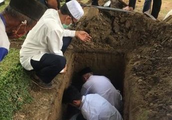 'Telah Berpulang ke Rahmatullah' Inalillahi Wainailaihi Rojiun Ozy Syahputra Pemain 'Si Manis Jembatan Ancol' Berduka