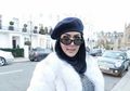 Unggah Instastory Makan Peyek, Syahrini Pakai Bandana dan Kacamata Branded Mewah Jutaan Rupiah