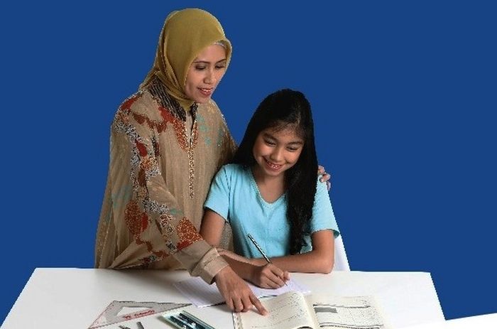 Ilustrasi belajar di rumah