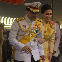 Tak Tahan Punya Raja yang Lebih Suka Urus Selirnya di Jerman daripada Rakyatnya, Rakyat Thailand Murka Tuntut Rajanya, Pemerintah Jerman sampai Angkat Bicara