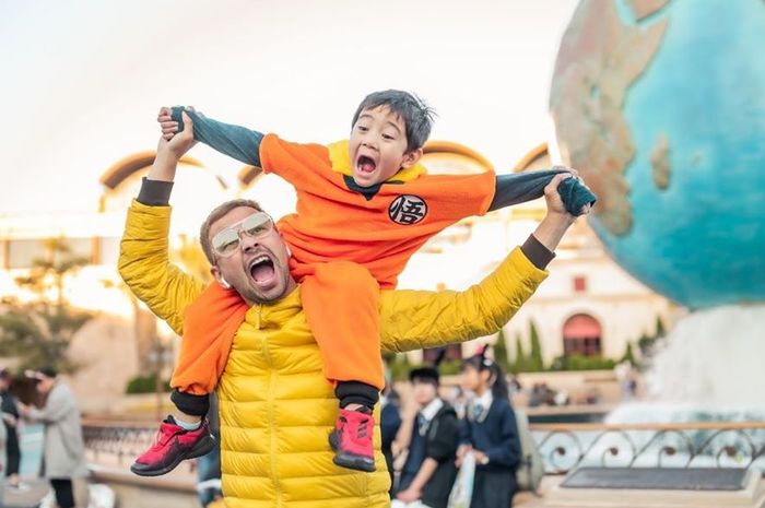 Rafathar Cuma Duduk Manis, Raffi Ahmad Rela Gantikan Tugas ...