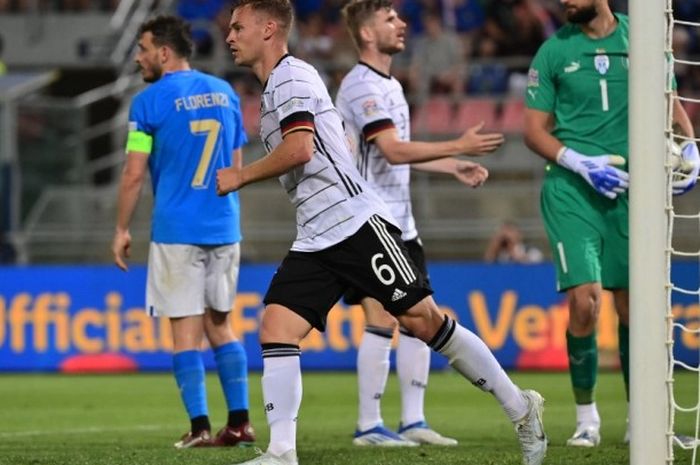 Bek Jerman, Joshua Kimmich, usai menjebolgawang Italia dala laga UEFA Nations LEague 2022-2023.