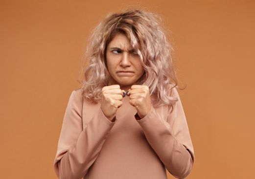 Ini 4 Arti Mimpi Dikejar Hingga Berkelahi Dengan Orang Gila Bisa Jadi Tanda Awal Kamu Mengalami Stres Di Tempat Tak Terduga Hati Hati