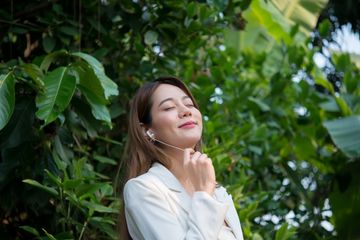 Tak Perlu Sering Semprot Parfum, Ini 8 Tips Alami Tubuh Selalu Wangi