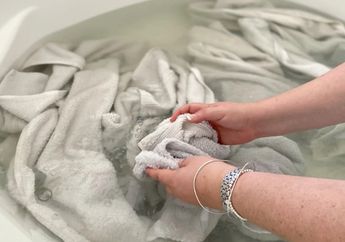 Bau Apek Tak Hilang Hanya dengan Pewangi, Coba Cuci Handuk dengan Bahan Dapur Ini, Bye-bye Handuk Dekil!